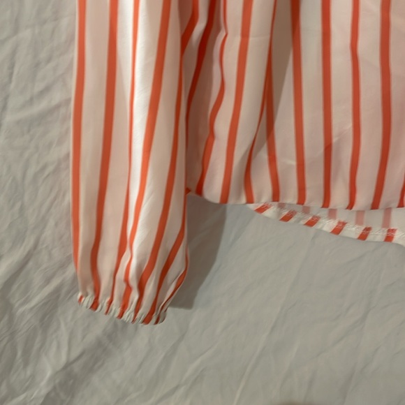 A size large, orange, and white, beautifully detailed parallel lines - Picture 5 of 10
